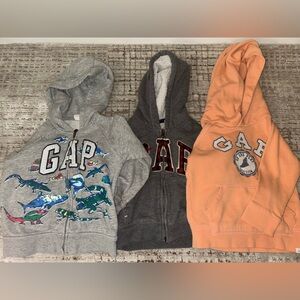 Size 3T and 2T in the middle. All 3 for $25